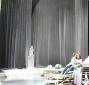 Un'immagine del primo atto della Tosca andata in scena domenica 29 maggio al Petruzzelli, Bari. Dario Di Vietri e Simona Branchini.